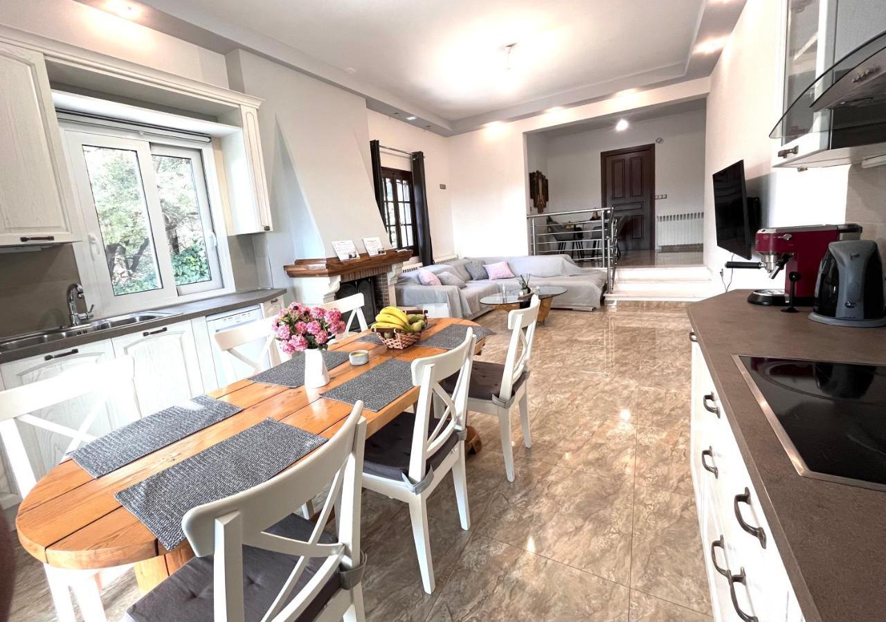 Gkk House Private Swimming Pool Luxury House Villa Skriperon Bagian luar foto